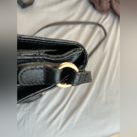 Elliot Lucca Black Leather and Fine Gold Mesh Adjustable Crossbody Pocketbook - Picture 13 of 14